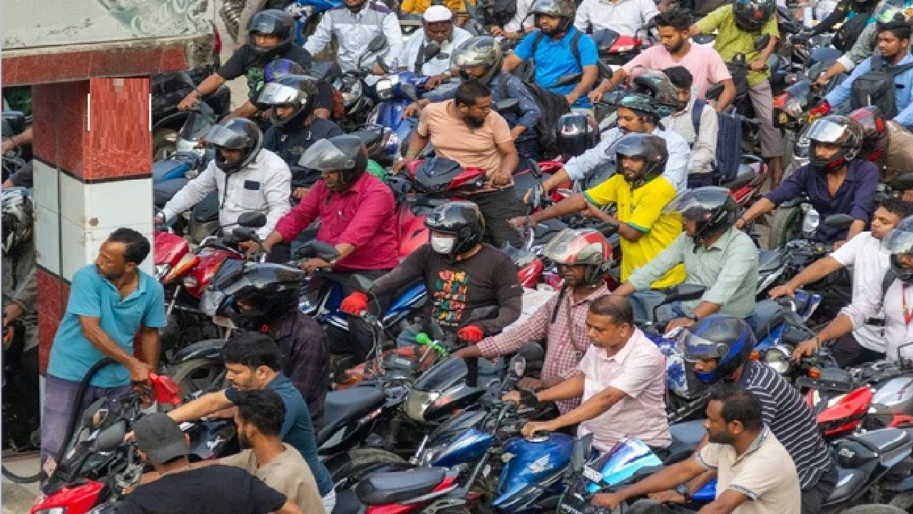 তেল সংগ্রহের লাইন