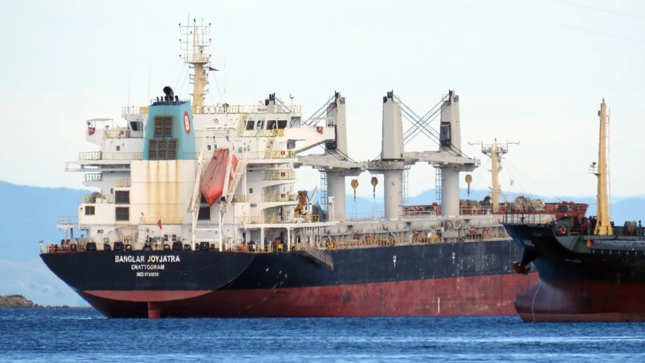 বাংলাদেশ শিপিং করপোরেশনের জাহাজ ‘বাংলার জয়যাত্রা’।