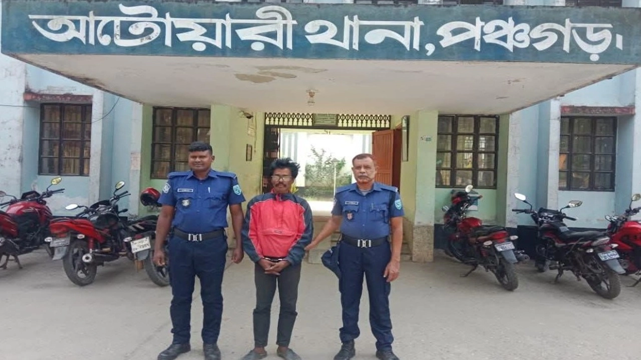 আটোয়ারীতে ভ্রাম্যমাণ আদালতের অভিযান, মাদক ব্যবসায়ীকে ৬ মাসের কারাদন্ড