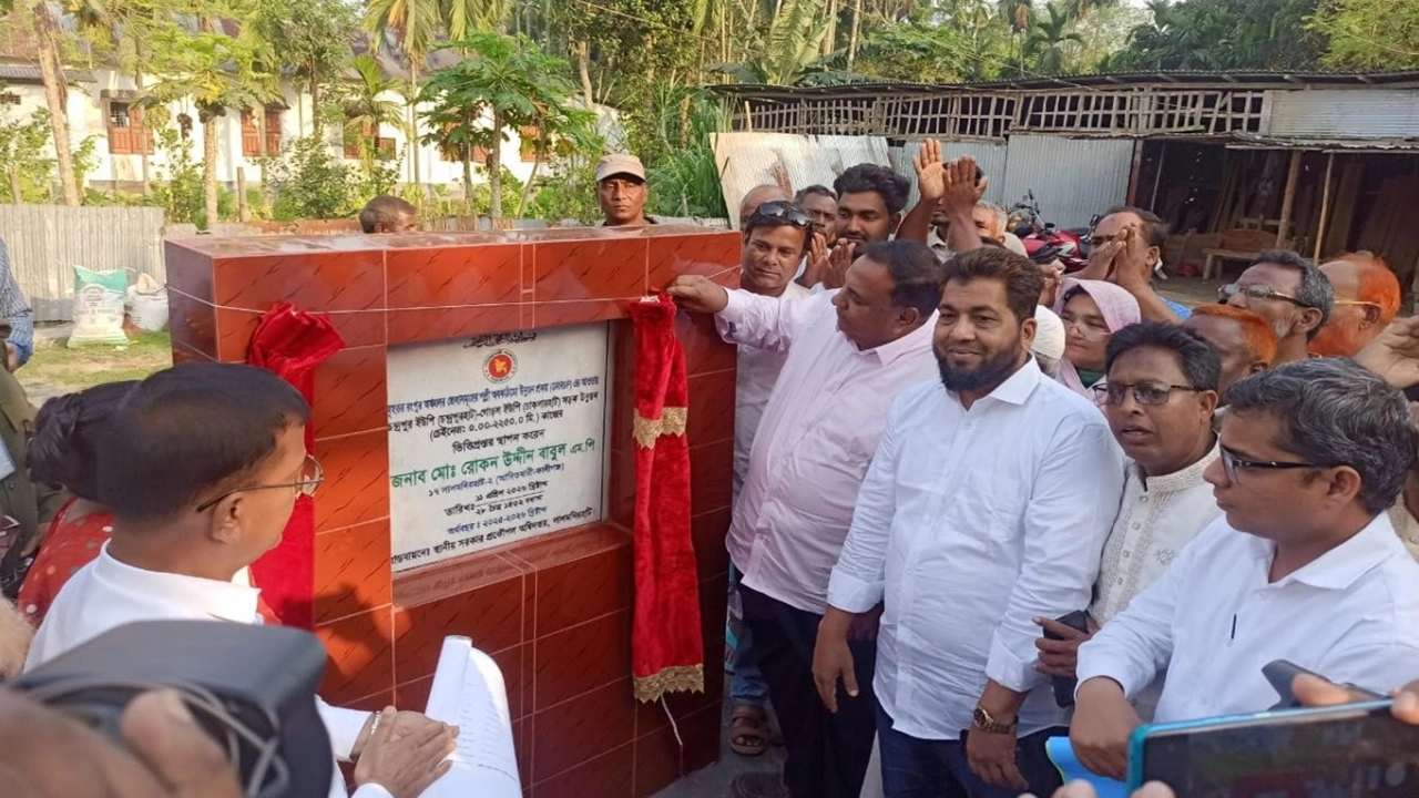 লালমনিরহাট ২ আসনের সংসদ সদস্য রোকন উদ্দিন বাবুল