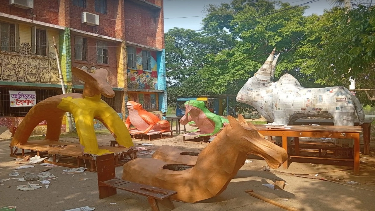 নববর্ষ বরণে মুখর জাবি ক্যাম্পাস