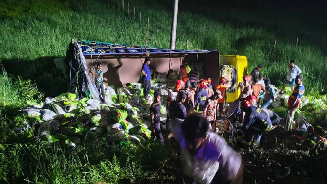 কুমিল্লায় সড়ক দুর্ঘটনা