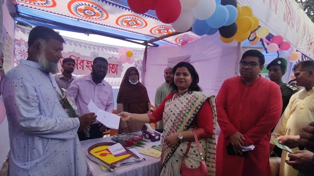 বৈশাখী মেলায় ‘ভূমির হালখাতা’, মিষ্টিমুখে কর পরিশোধ