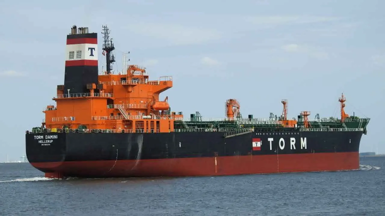 চট্টগ্রাম বন্দরে এলো জ্বালানির বড় চালান, স্বস্তির আভাস