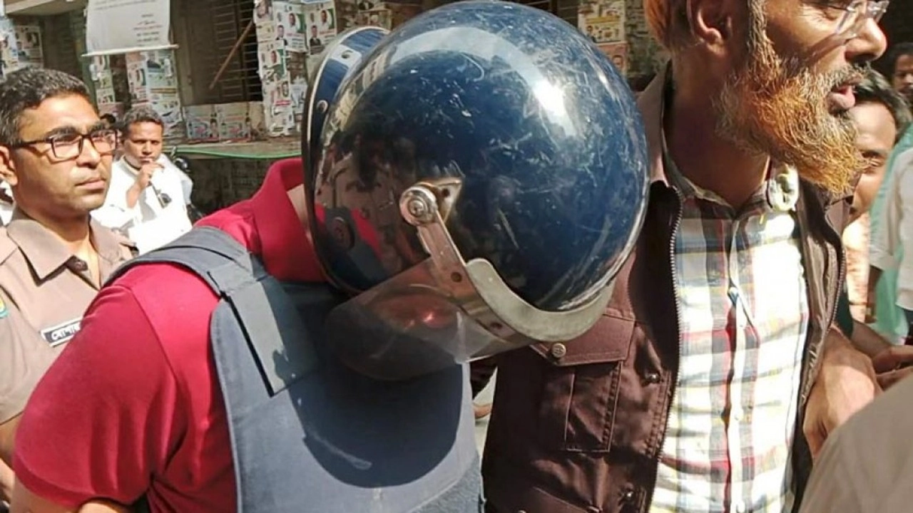 হাদি হত্যা: অস্ত্র বিক্রেতা হেলাল ৩ দিনের রিমান্ডে