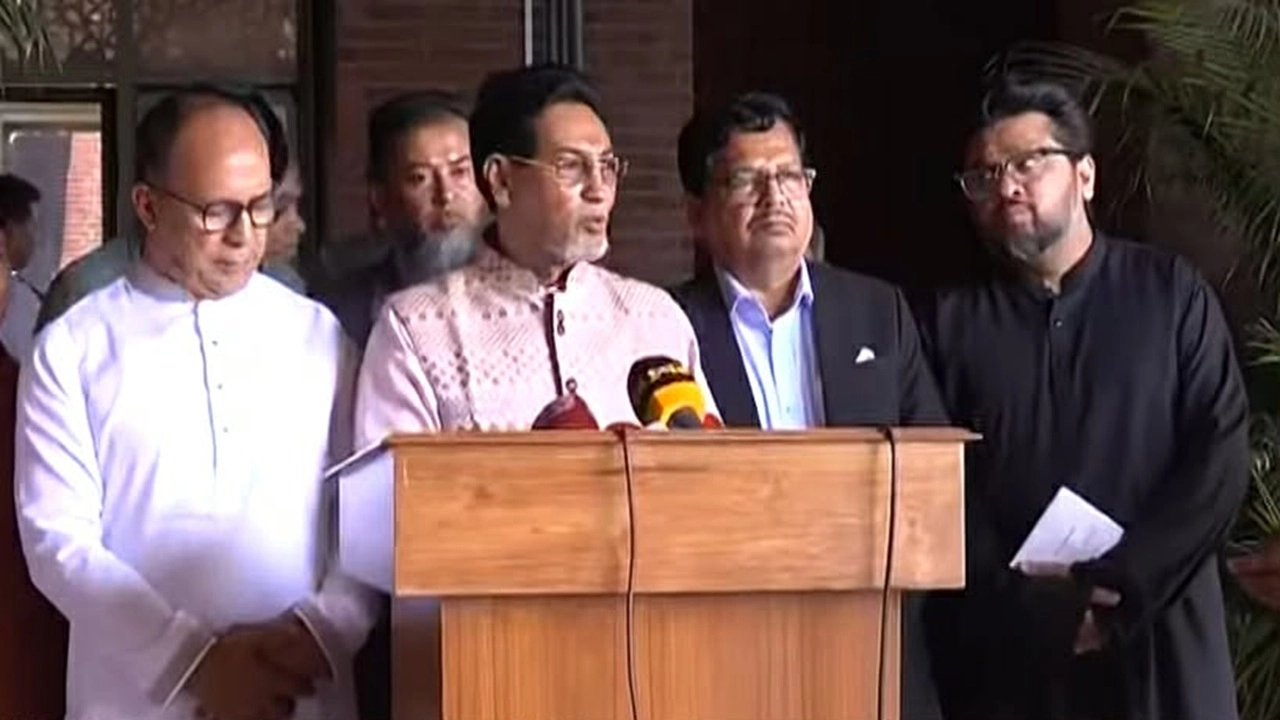 দুই লাখ মেট্রিক টন তেল নিয়ে দুটি জাহাজ ঘাটে নোঙর করেছে: চিফ হুইপ