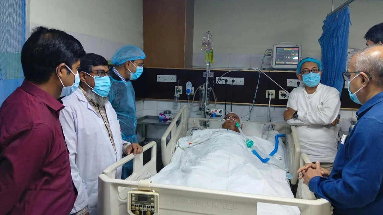 আহত ডা. শংকরকে দেখতে হাসপাতালে বিএনপি নেতা ডা. রফিক