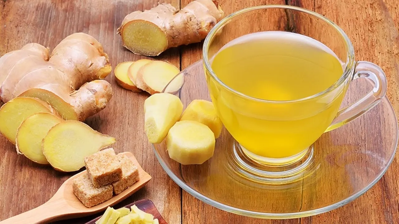 খালি পেটে আদা পানি খাওয়ার উপকারিতা
