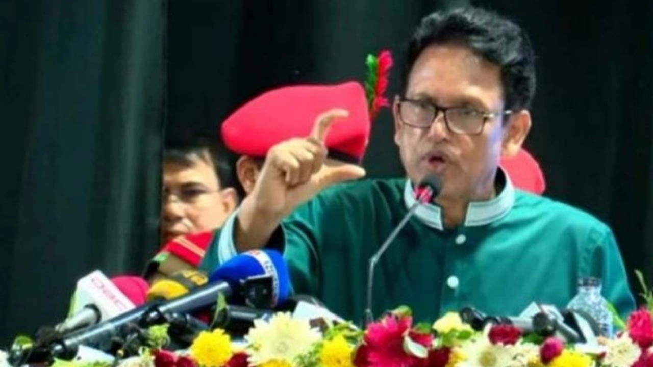 বক্তব্য দিচ্ছেন শিক্ষামন্ত্রী ড. আ ন ম এহছানুল হক মিলন।