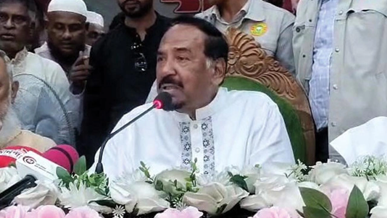 সংসদের স্পিকার হাফিজ উদ্দিন আহমদ বীর বিক্রম