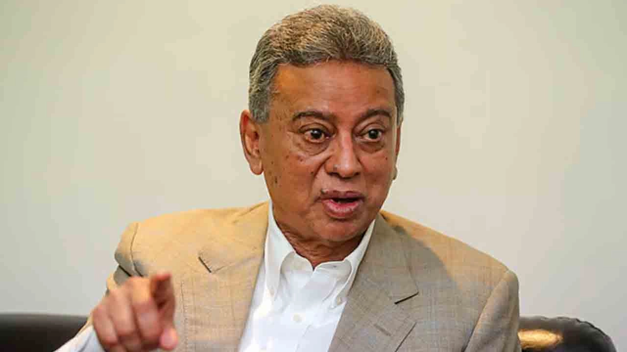 অর্থমন্ত্রী আমীর খসরু মাহমুদ চৌধুরী