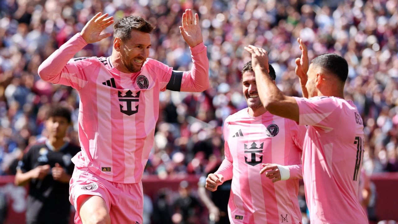 গোল করে লিওনেল মেসির উল্লাস