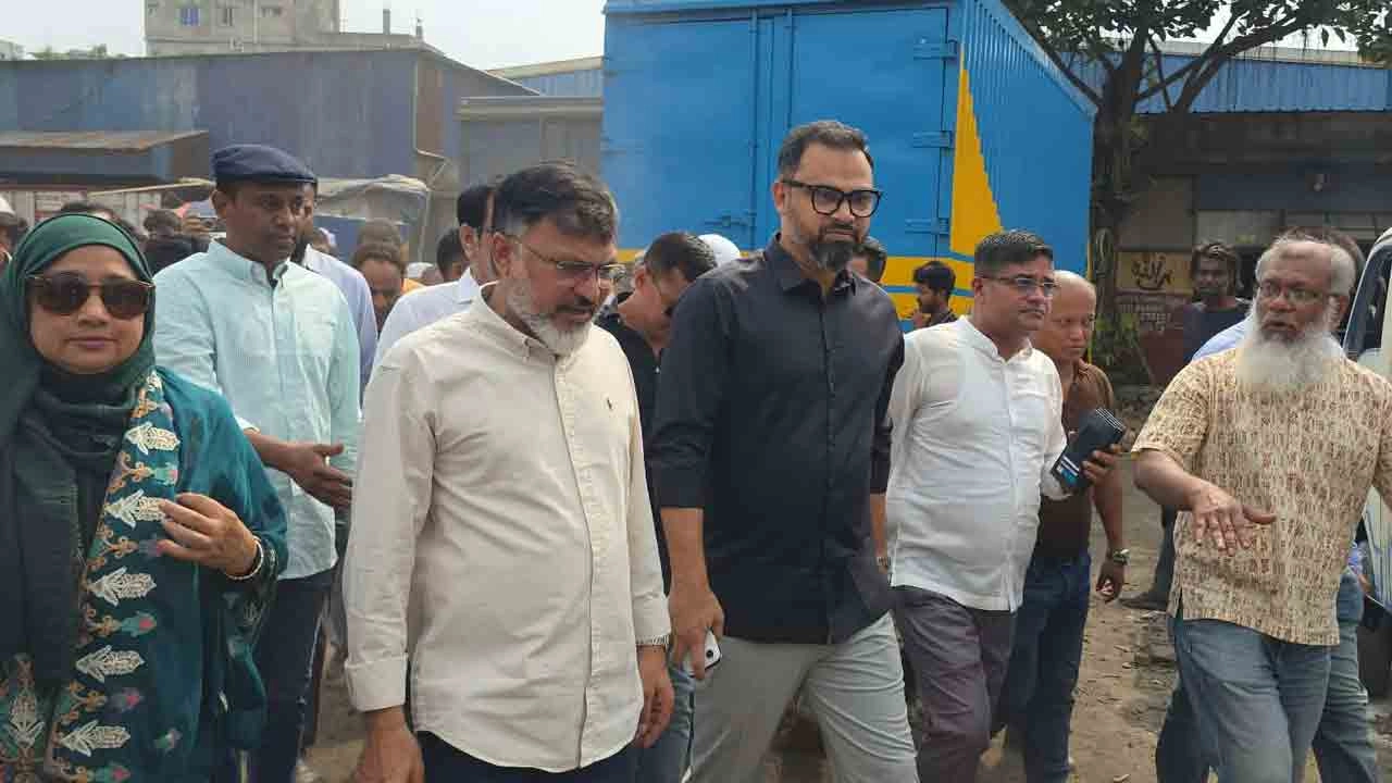 গাবতলী খেলার মাঠ পরিদর্শনে যুব ও ক্রীড়া প্রতিমন্ত্রী আমিনুল হক