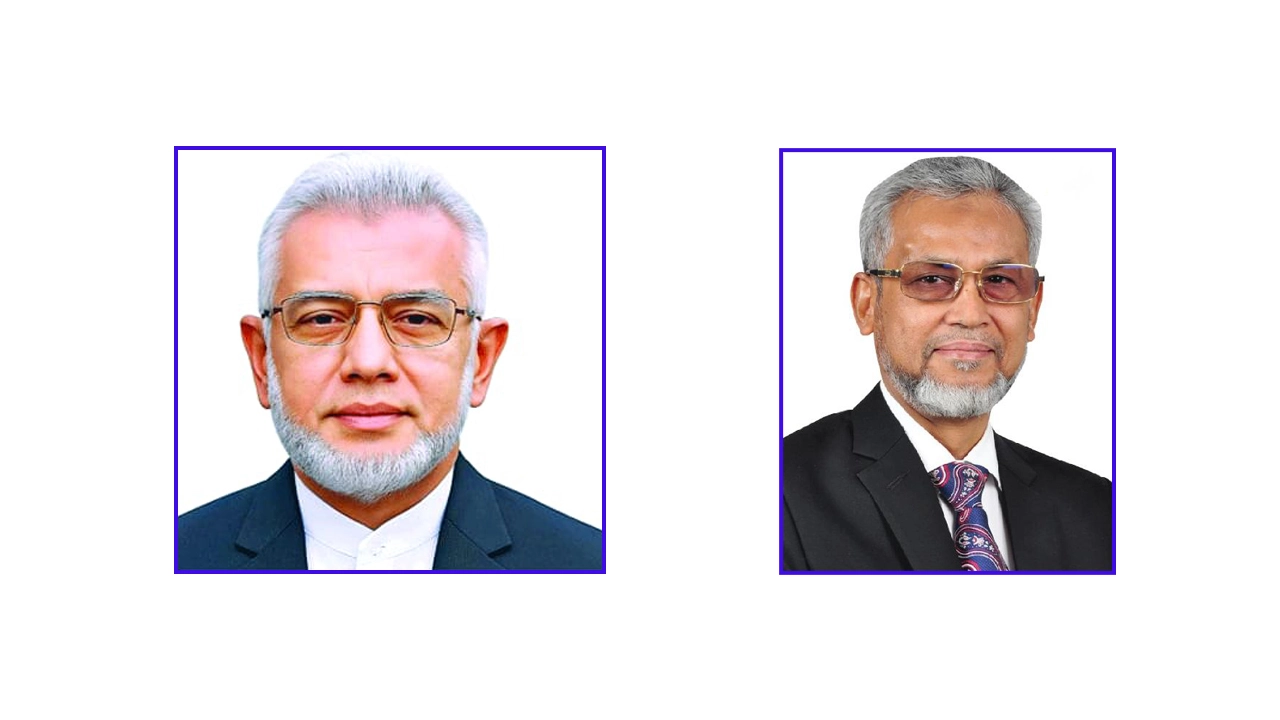 বামে আলী আফজাল ও ডানে আবদুর রাজ্জাক।