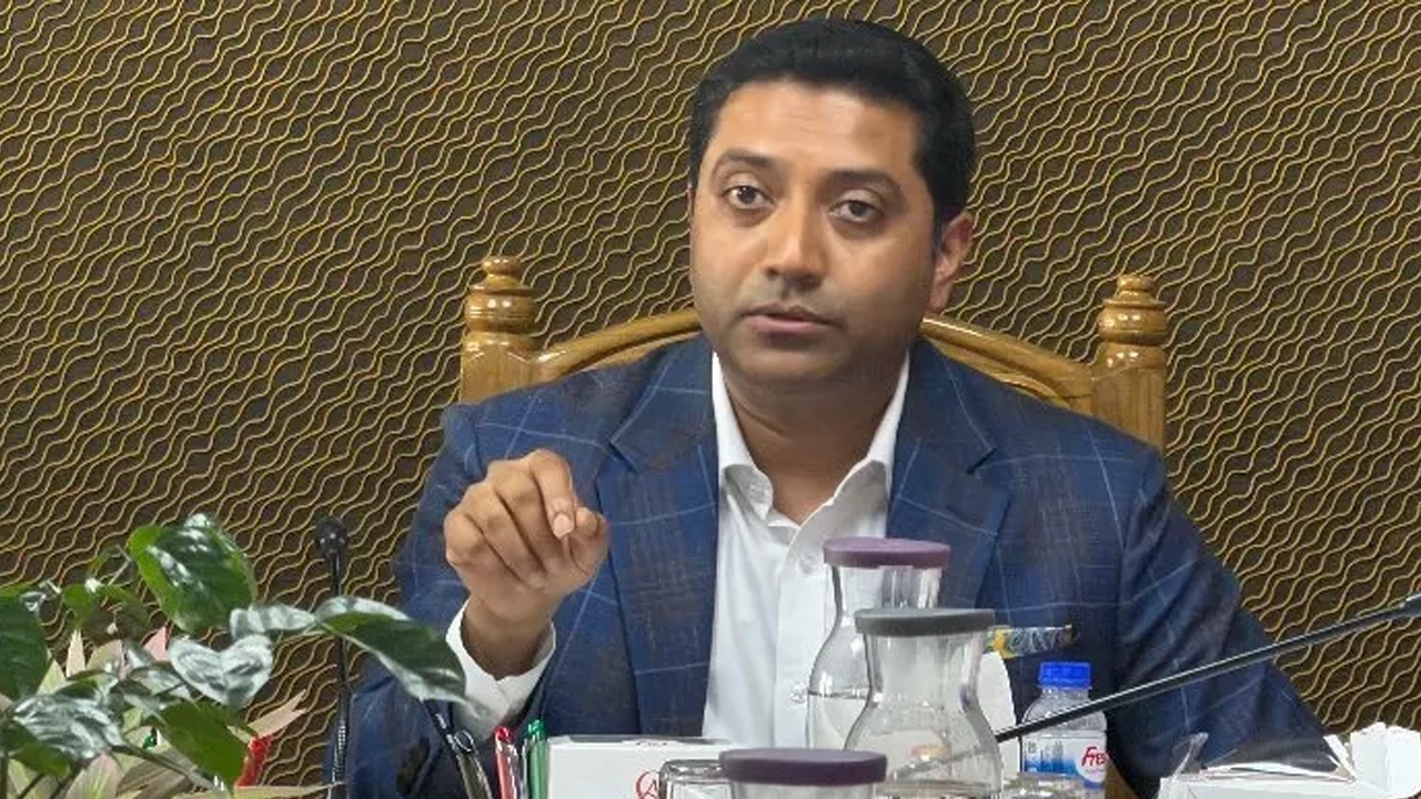 প্রাথমিক ও গণশিক্ষা মন্ত্রণালয়ের সভাকক্ষে বক্তব্য রাখছেন শিক্ষা প্রতিমন্ত্রী ববি হাজ্জাজ ।। ছবি: সংগৃহীত