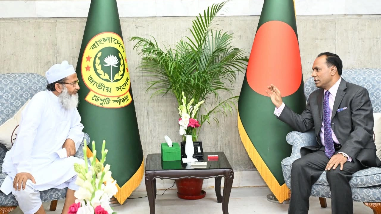 নিজ নির্বাচনী এলাকার ইমাম প্রতিনিধিদলের সঙ্গে সৌজন্য সাক্ষাৎ করেন ডেপুটি স্পীকার