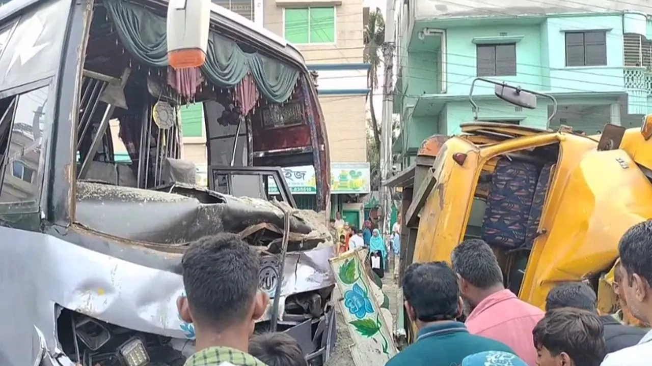 টাঙ্গাইলে সড়ক দুর্ঘটনা