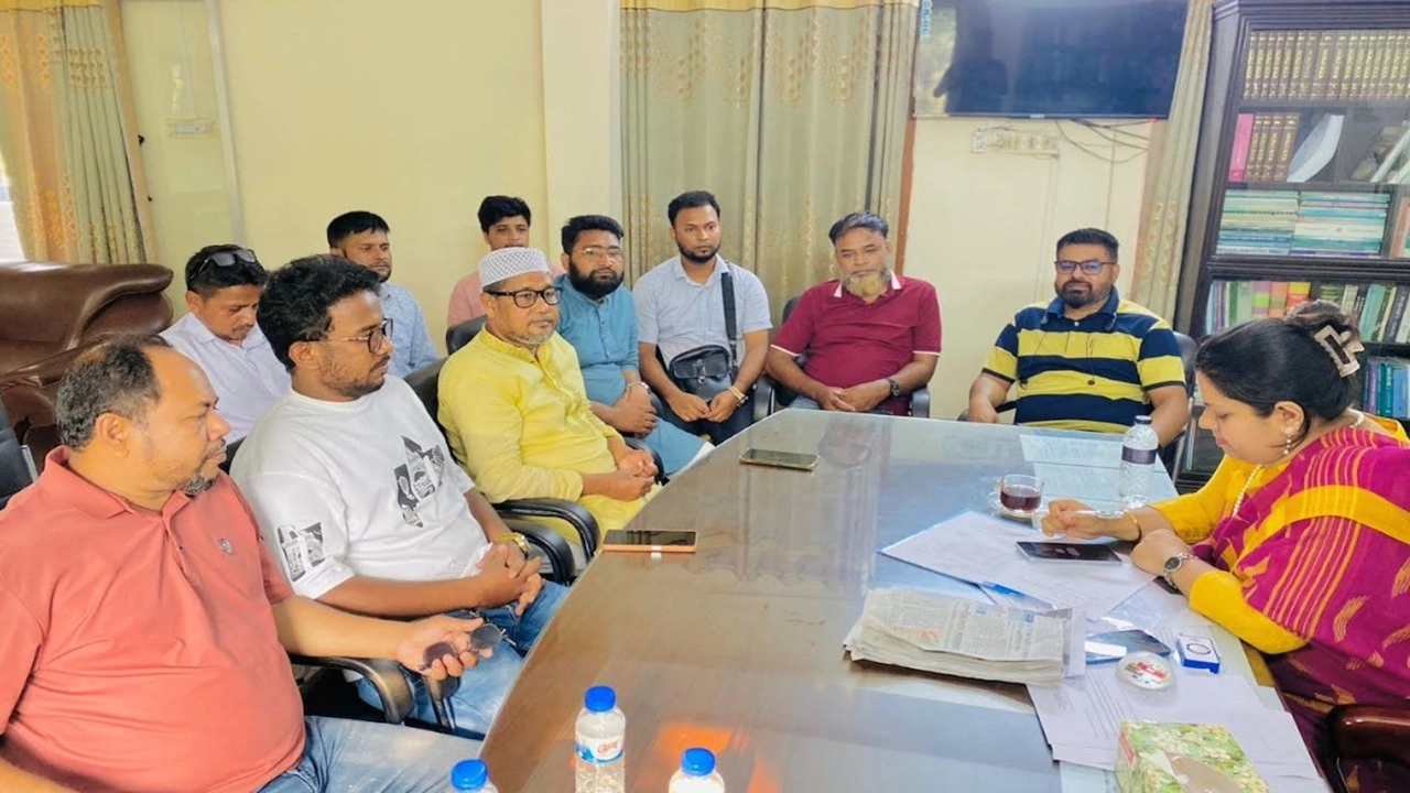 টঙ্গীবাড়িতে ইউএনও’র সঙ্গে প্রেসক্লাবের সাংবাদিকদের মতবিনিময় সভা