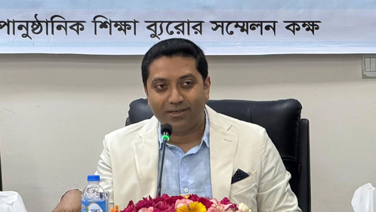 ঝরে পড়া শিক্ষার্থীদের স্কুলমুখী করতে সরকার সচেষ্ট