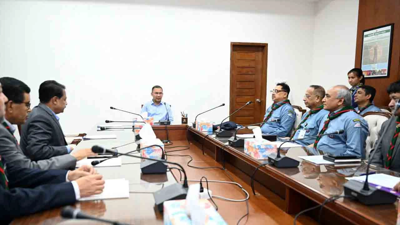 প্রধানমন্ত্রীর সঙ্গে বাংলাদেশ স্কাউটসের কার্যনির্বাহী কমিটির সদস্যদের সাক্ষাৎ