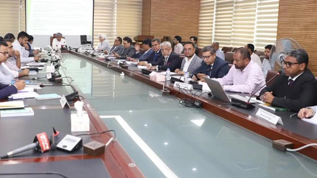 এনবিআরের সাথে প্রাক-বাজেট আলোচনায় বসেছে ডিসিসিআই নেতৃবৃন্দ। 