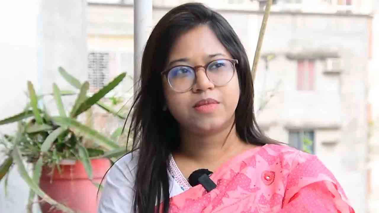 এনসিপি নেত্রী মনিরা শারমিনের মনোনয়ন স্থগিত