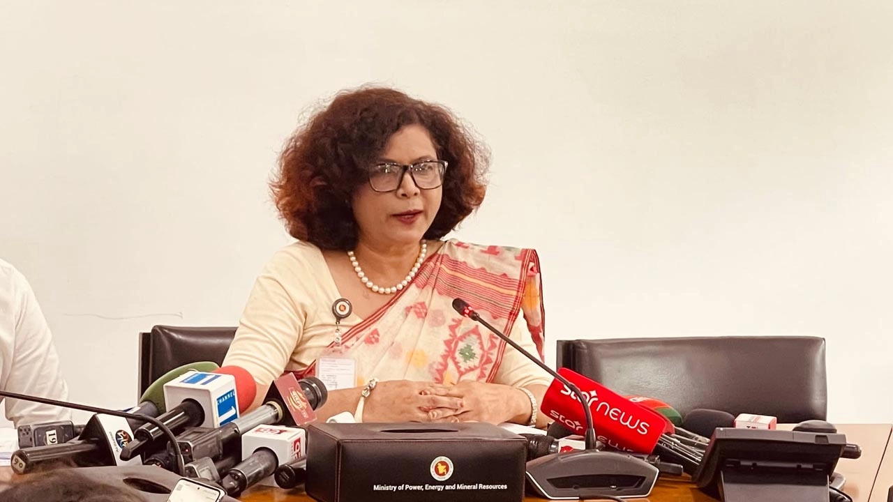 কথা বলছেন যুগ্ম সচিব উম্মে রেহানা।