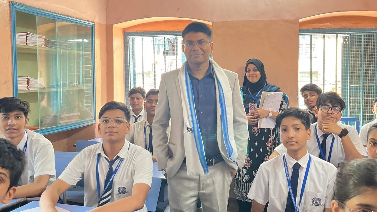 কলকাতাস্থ বাংলাদেশ ডেপুটি হাইকমিশনের ফার্স্ট সেক্রেটারি (প্রেস) তারিক চয়ন