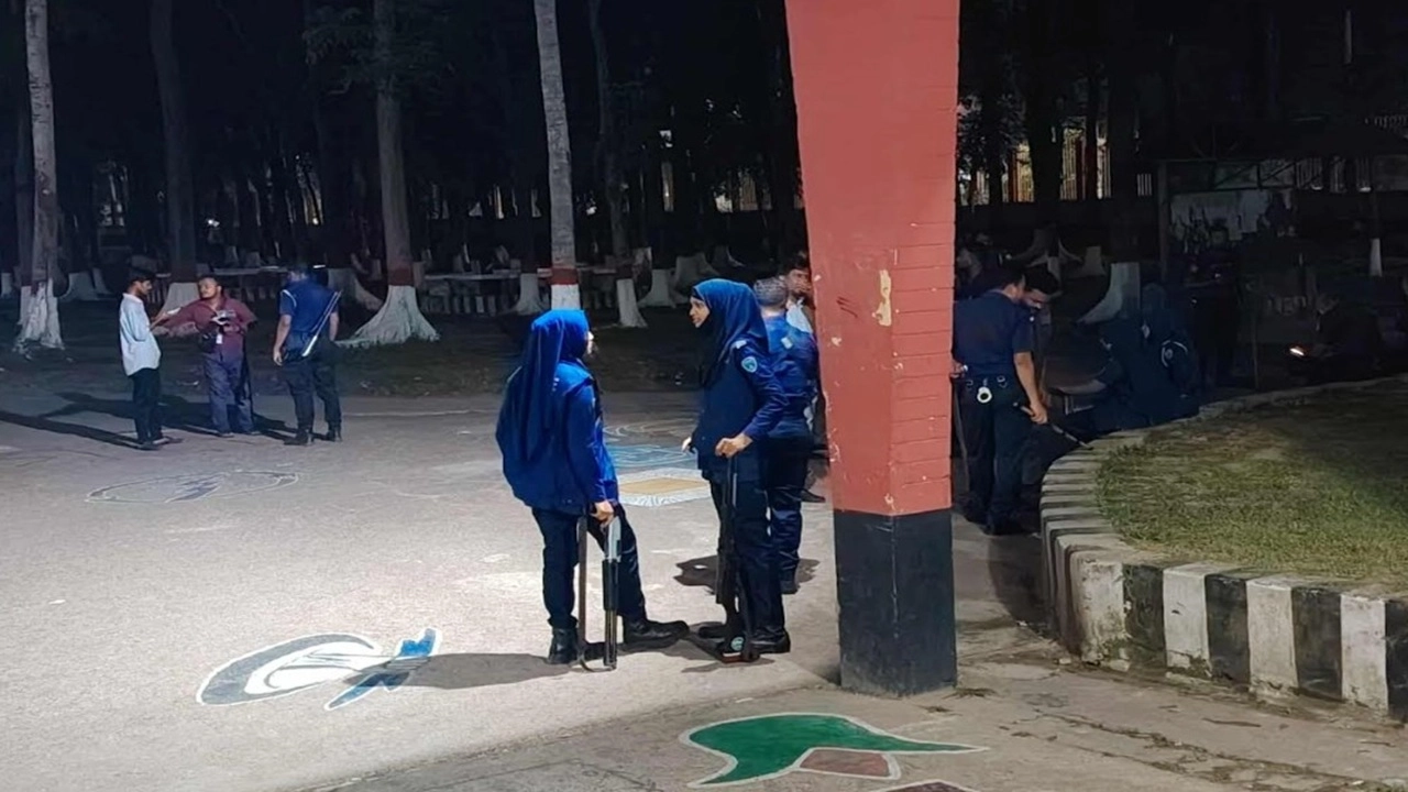 কুমিল্লা পলিটেকনিকে ছাত্রদল-ছাত্রশিবিরে সংঘর্ষে আহত ১০