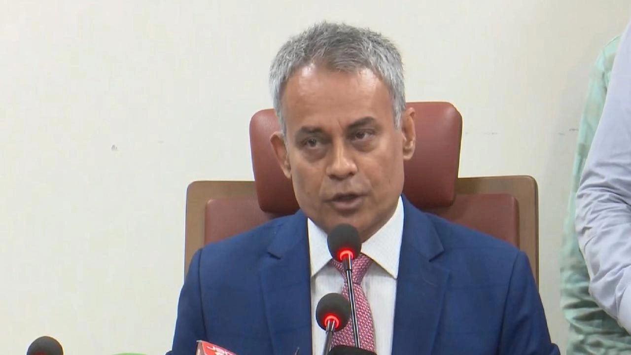 সড়ক পরিবহন, রেল ও নৌ পরিবহনমন্ত্রী শেখ রবিউল আলম।