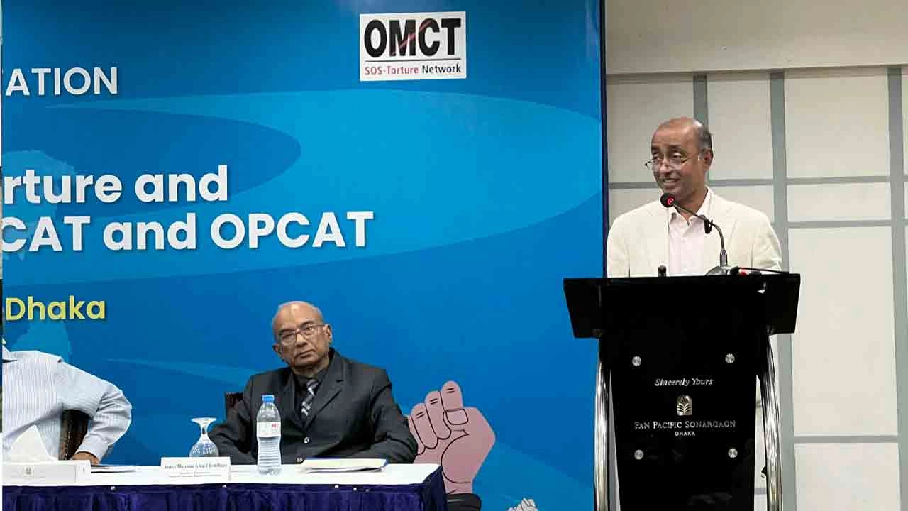 নির্যাতন প্রতিরোধ বিষয়ক আলোচনা সভায় বক্তব্য রাখেন আইনমন্ত্রী মো. আসাদুজ্জামান