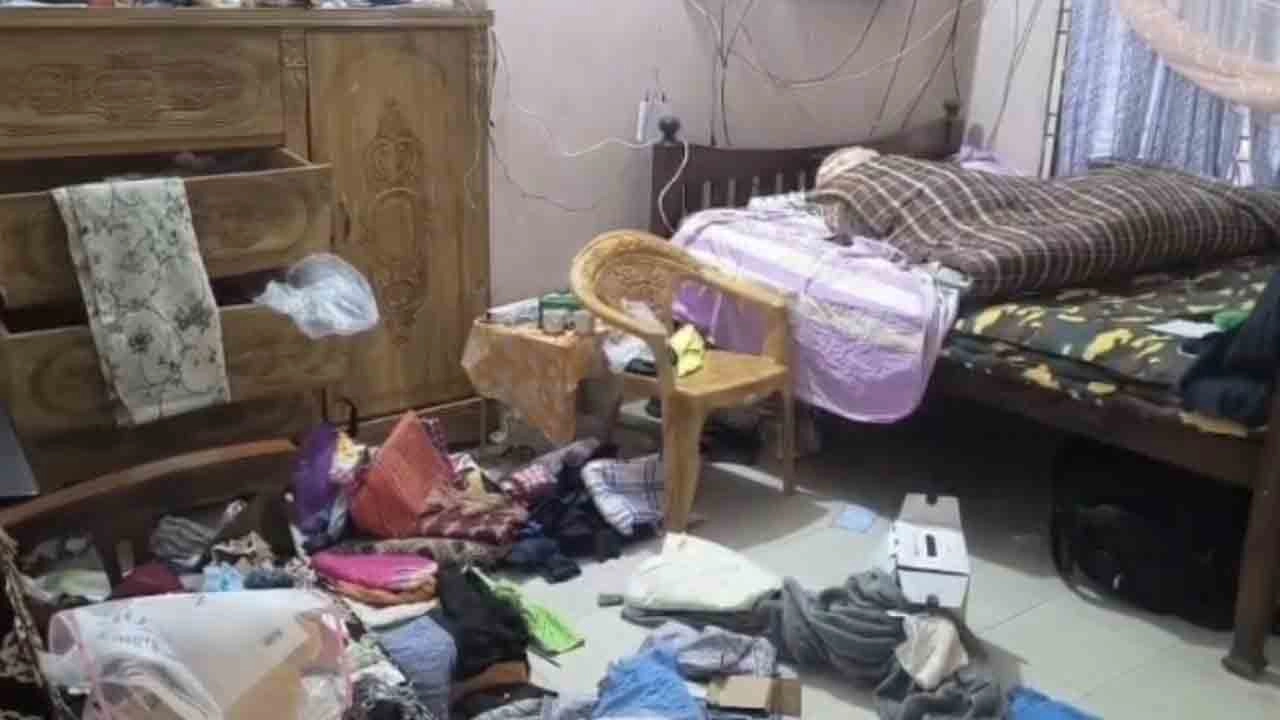 প্রবাসীর বাড়িতে দুর্ধর্ষ ডাকাতি