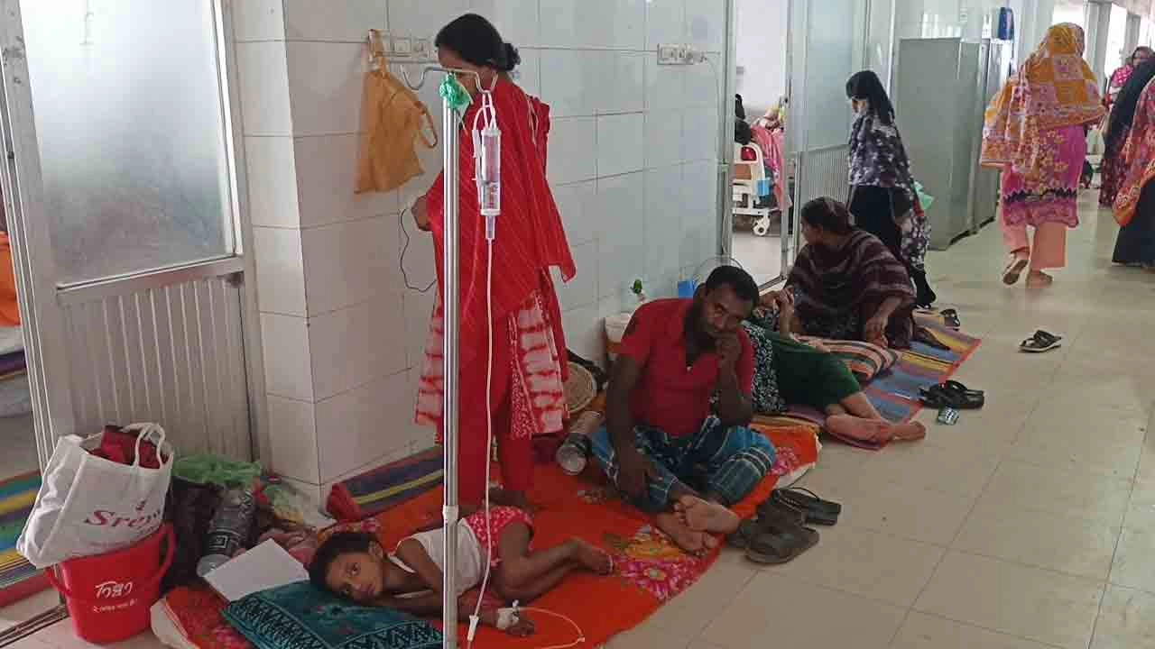 গাজীপুরের শহীদ তাজউদ্দিন আহমদ মেডিকেল কলেজ হাসপাতালে হাম রোগী ভর্তি