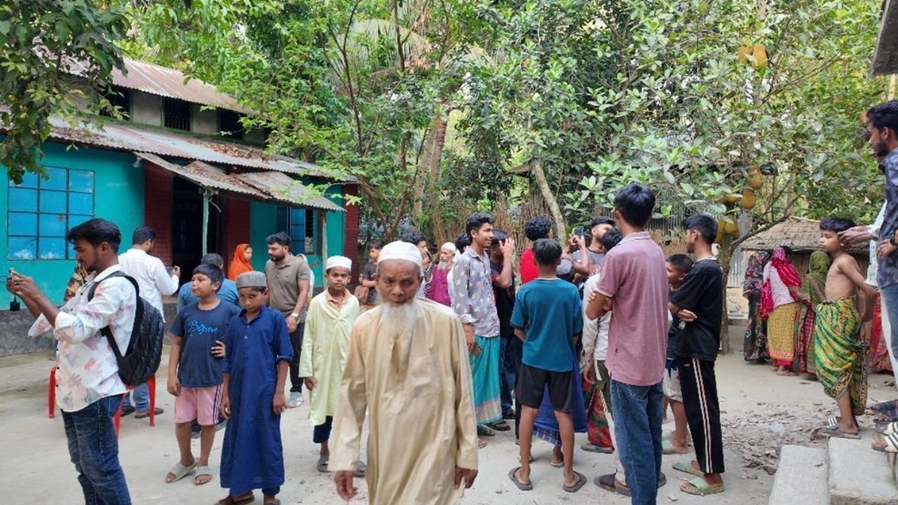 বৃষ্টির গ্রামের বাড়ি