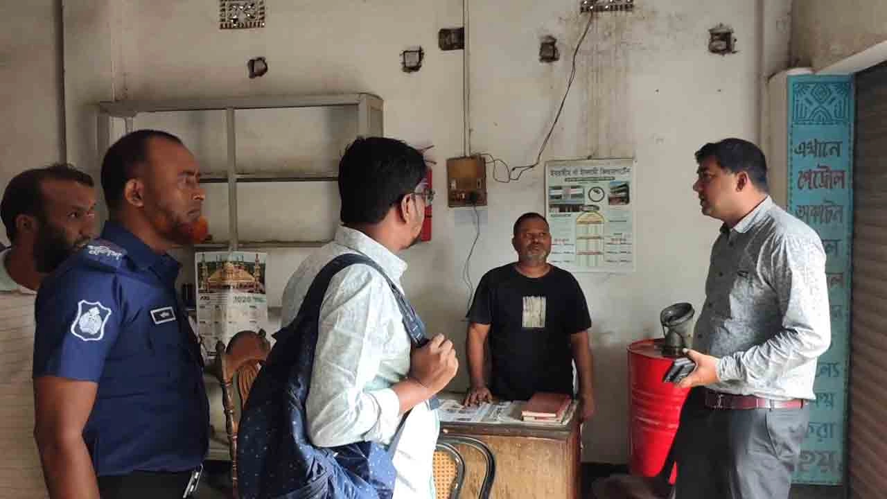 ভূঞাপুরে নির্ধারিত মূল্যের চেয়ে অতিরিক্ত দামে জ্বালানি তেল বিক্রির অভিযোগ