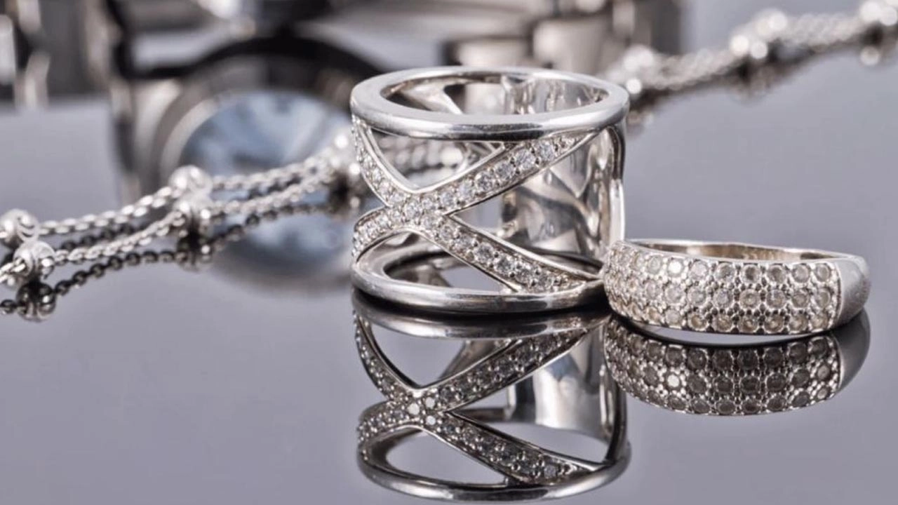 রুপার তৈরি গয়না