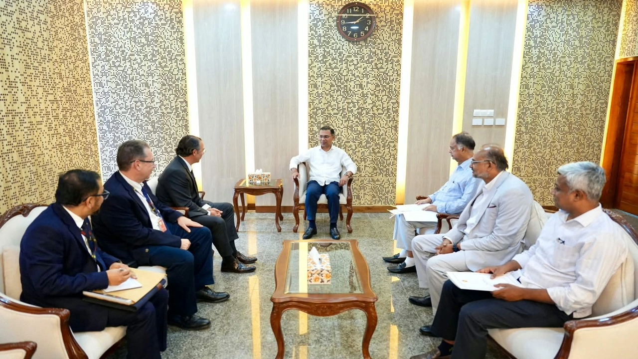 প্রধানমন্ত্রীর সঙ্গে শেভরন কর্পোরেশনের প্রতিনিধি দলের সাক্ষাৎ 