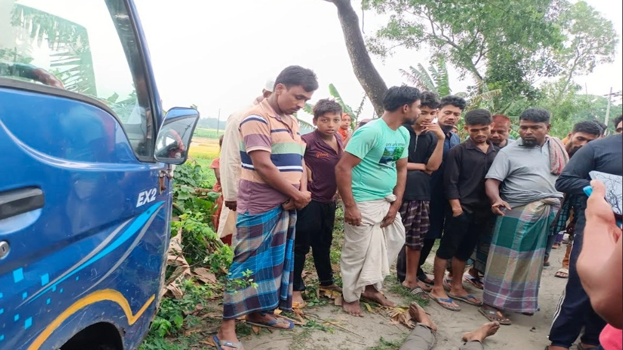 কচুয়ায় ত্রিমুখী সংঘর্ষ, নিহত ১