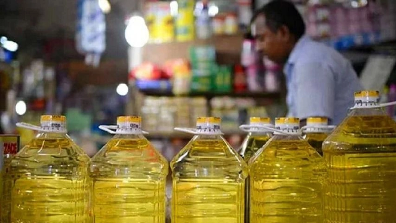 বোতলজাত সয়াবিন তেলের দাম বাড়ালো সরকার 