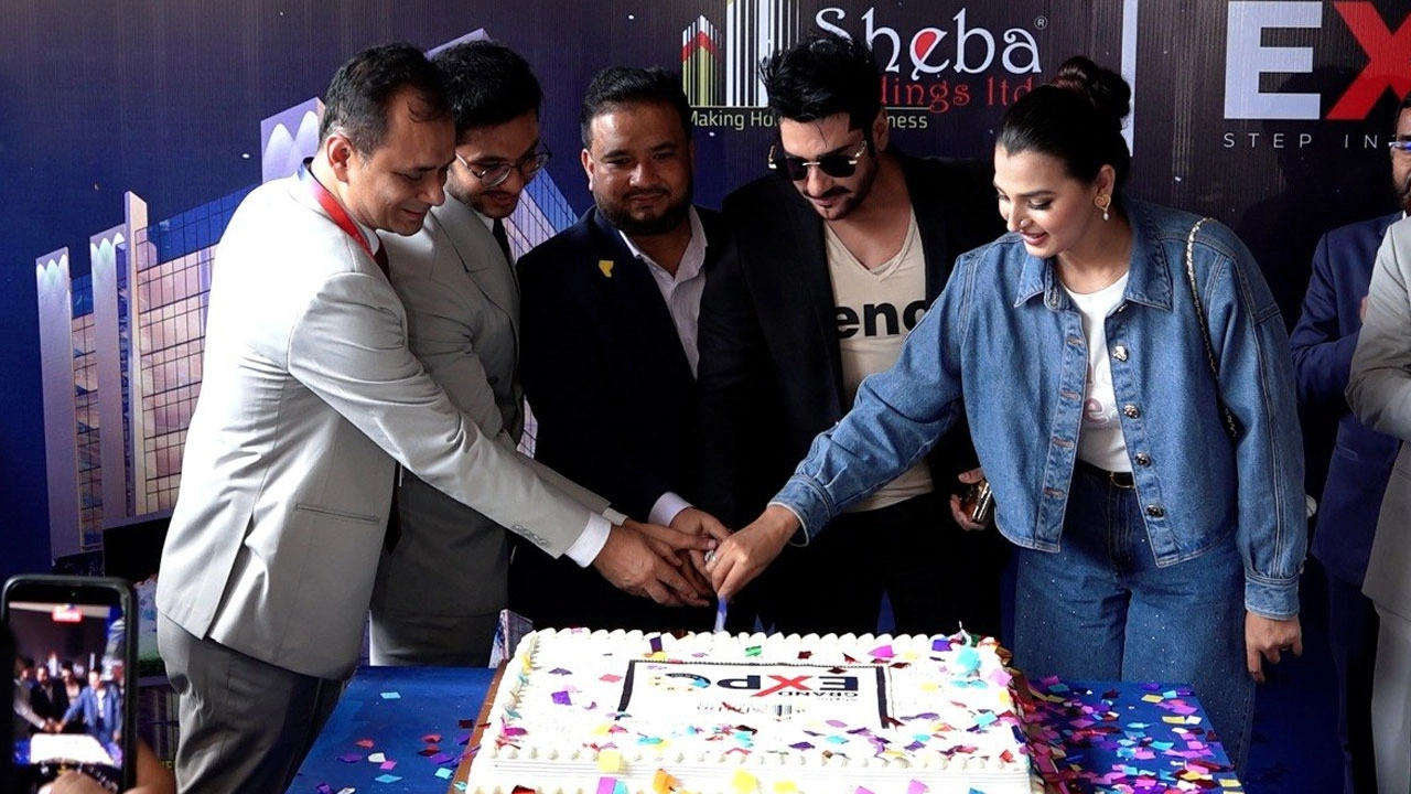 উদ্বোধনী অনুষ্ঠানে চিত্রনায়ক অনন্ত জলিল ও অভিনেত্রী বর্ষা। ছবি : সংগৃহীত