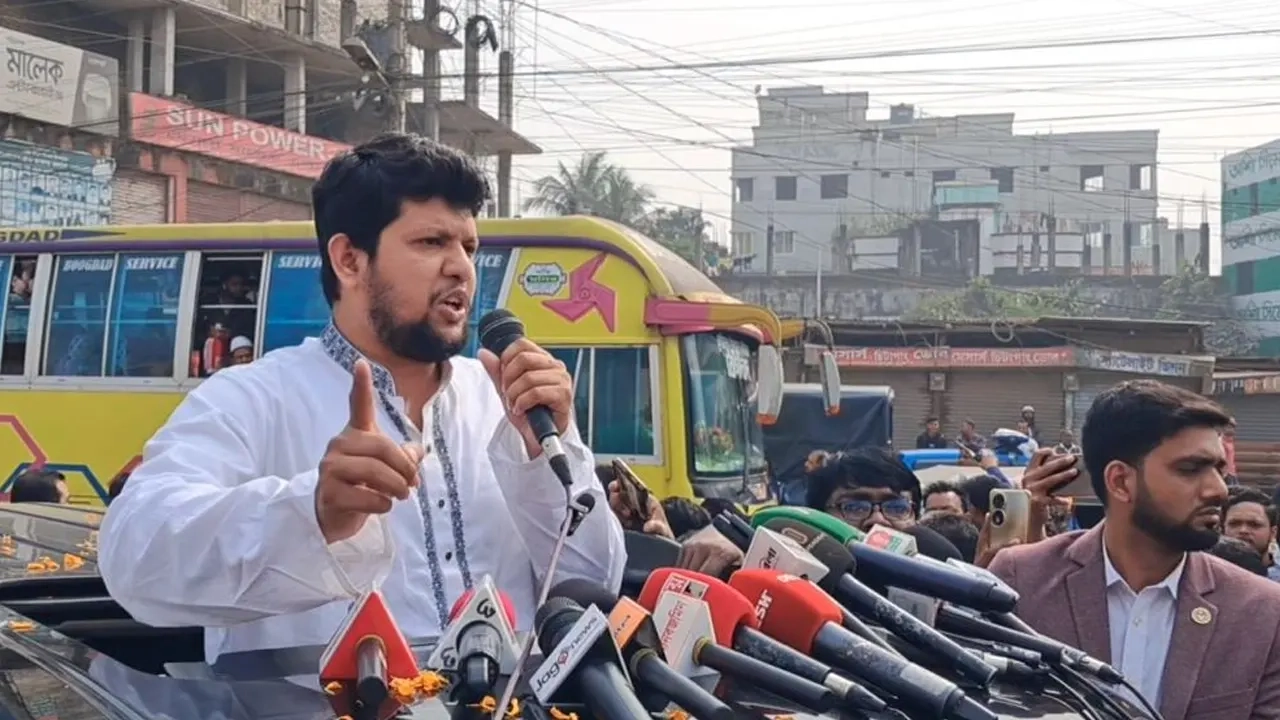অন্তর্বর্তী সরকারের সাবেক উপদেষ্টা মাহফুজ আলম ।। ফাইল ছবি