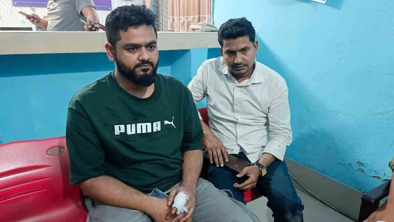 আহত দুই সাংবাদিক