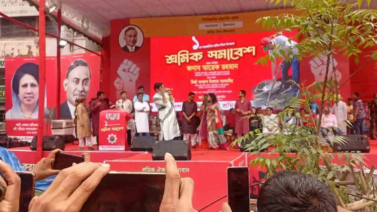নয়াপল্টনে আসছে নেতাকর্মীরা, যোগ দেবেন প্রধানমন্ত্রী 
