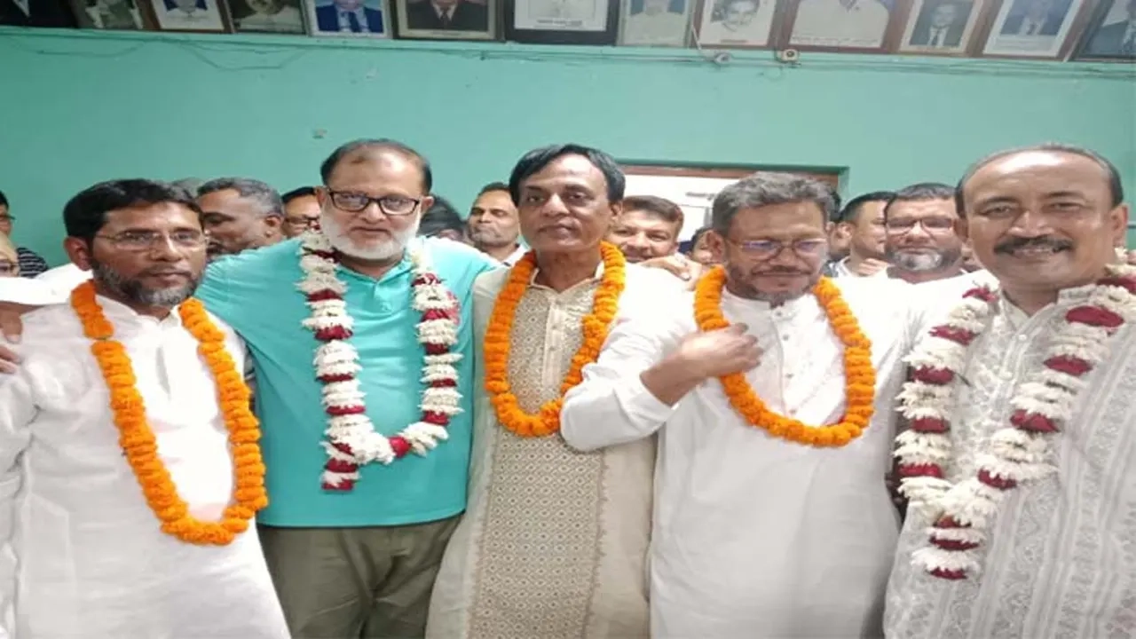 নির্বাচনে অংশ নেয়নি আওয়ামী লীগ,  বিএনপি প্যানেলের নিরঙ্কুশ জয়