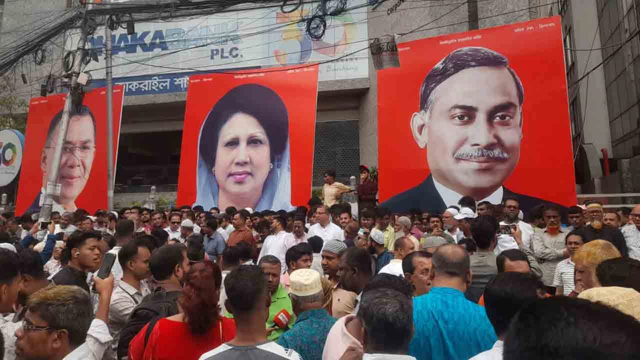 নয়াপল্টনে চলছে শ্রমিক সমাবেশ, নেতাকর্মীদের ঢল