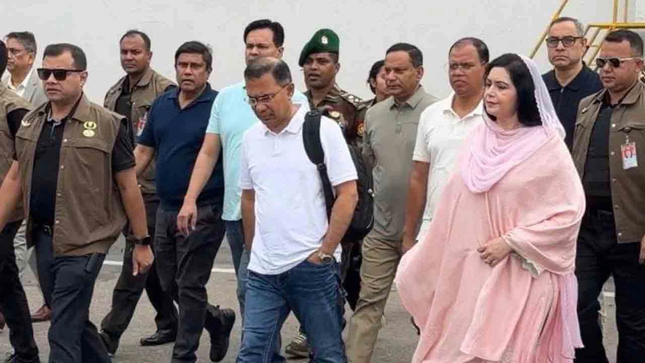 সিলেটের ‍উদ্দেশে ঢাকার শাহজালাল আন্তর্জাতিক বিমান বন্দরে পৌঁছেছেন প্রধানমন্ত্রী তারেক রহমান