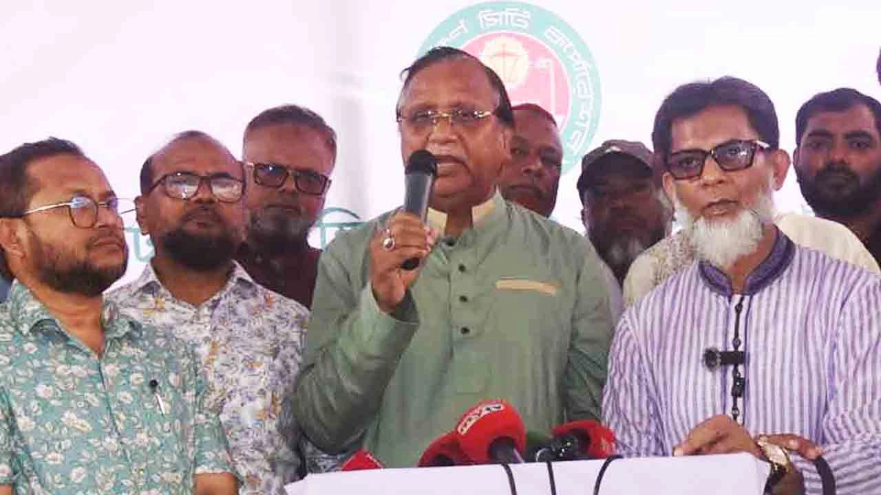 বক্তব্য রাখছেন ঢাকা দক্ষিণ সিটি করপোরেশনের (ডিএসসিসি) প্রশাসক আবদুস সালাম