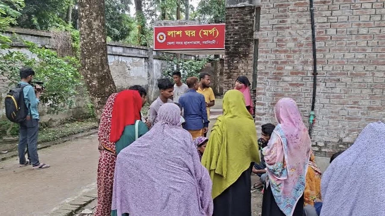 ছোট ভাইয়ের ছুরিকাঘাতে বড় ভাইয়ের মৃত্যু 