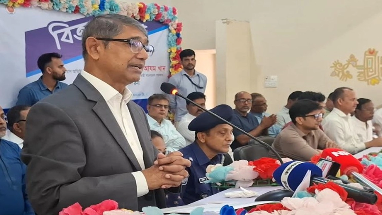 মুক্তিযুদ্ধ বিষয়ক মন্ত্রী এড. আহমেদ আযম খান