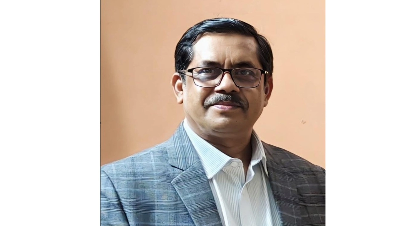 কোষাধ্যক্ষ যশোর বিজ্ঞান ও প্রযুক্তি বিশ্ববিদ্যালয়ের (যবিপ্রবি) কোষাধ্যক্ষ অধ্যাপক ড. হোসেন আল মামুন। 